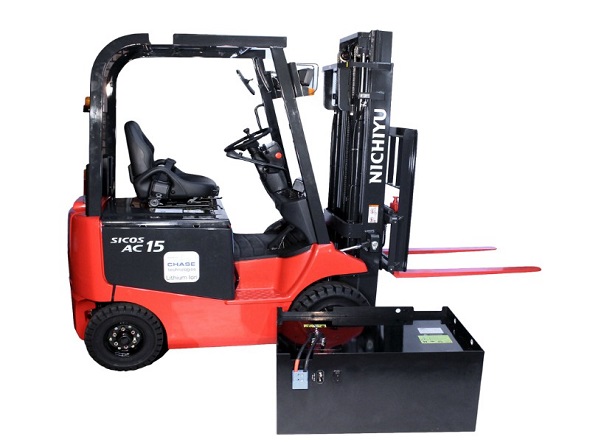 battery electric forklift